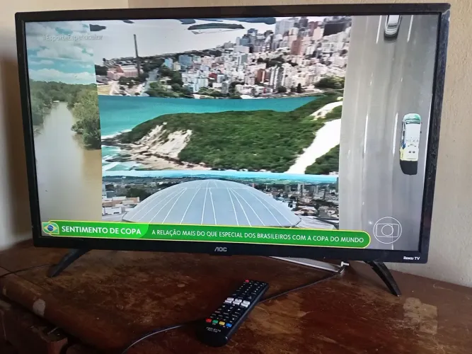 Vendo TV Smart 32 polegada funcionando perfeitamente marca AOC
