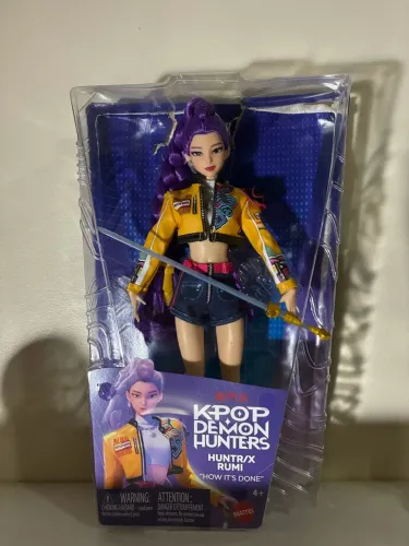 Huntrix guerreiras do kpop rumo boneca monster high