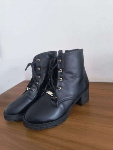 Bota feminina Molequinha