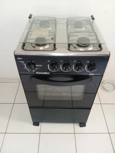 Vendo fogão semi novo