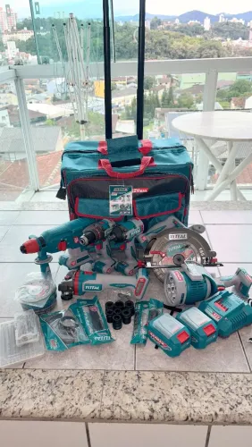 Kit de Ferramentas TOTAL 42V - Novo, nunca usado