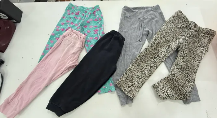 Lote de calça infantil menina tamanho 4 usadas