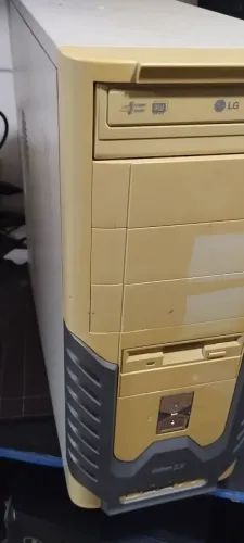 Gabinete Branco Antigo