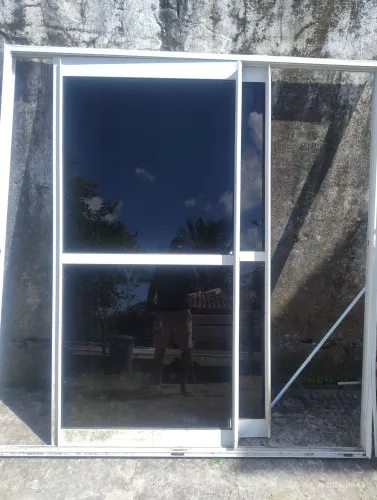 Vendo uma porto da alumínio