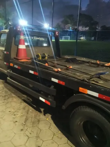 Serviços de mecânica em geral, com guincho próprio 