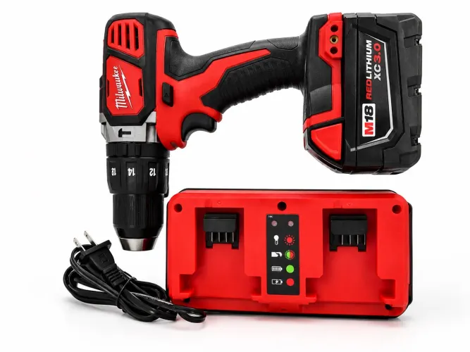 Furadeira Parafusadeira de Impacto Milwaukee M18 2607-20 18V + Bateria