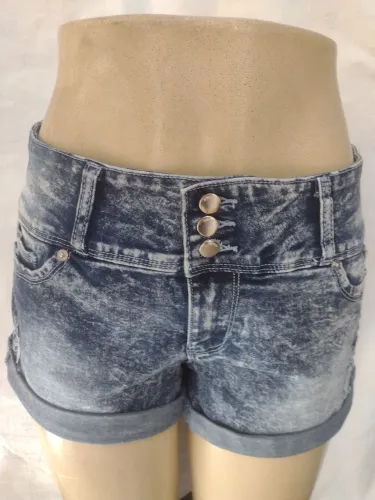 Short feminino Guess Tam G em excelente estado de conservação 