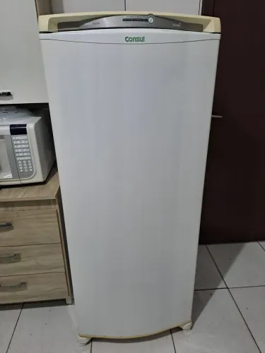 Vendo geladeira Consul Frost Free pequena