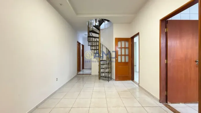 SOBRADO AMPLO À VENDA | VILA LUCY GOIÂNIA