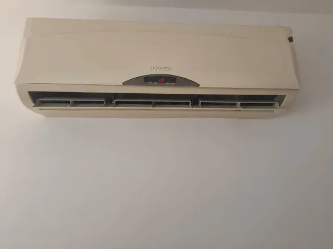Ar condicionado Komeco Split 18.000 BTUs - 220V
