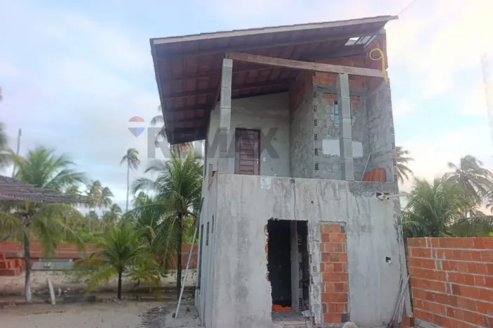VENDE SE CASA EM CONSTRUÇÃO NA ENTRADA DA PRAIA DE GUAJIRU