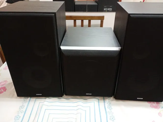 Caixa de som Edifier R2850DB