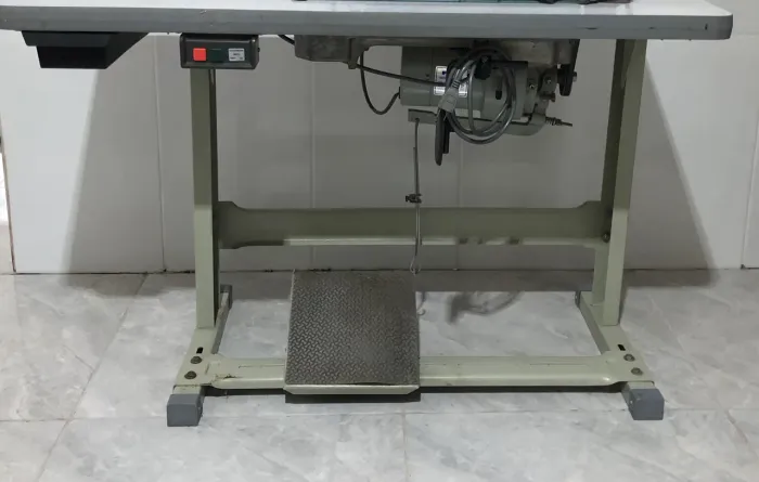 Bancada completa com motor máquina de costura 