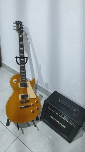 Guitarra Strinberg LPS230 + Amplificador Borne Strike G30