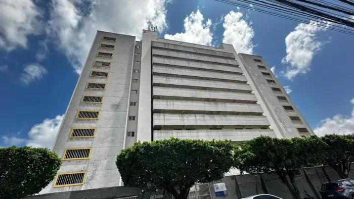 Apartamento de 105 metros muito bem distribuídos com 3 quartos pertinho do Benfica
