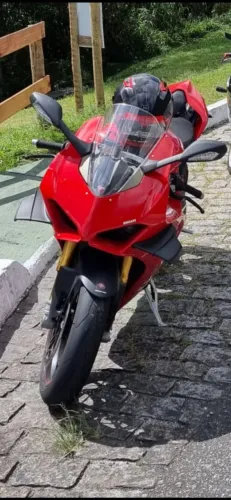 Moto novíssima 
