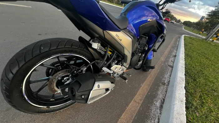 Fazer FZ25- Sem quedas