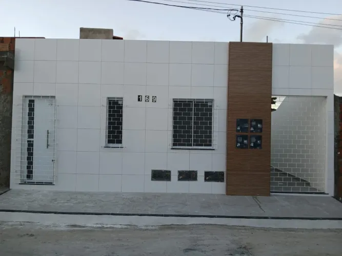 Excelente casa com dois quartos Albano Franco 