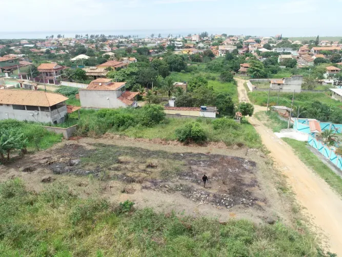 Imóvel para venda tem 600 metros quadrados em Vilatur - Saquarema - RJ