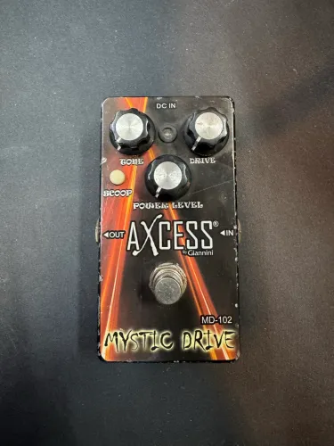 Pedal de guitarra Giannini Axcess Mystic Drive Distortion MD-102 usado 