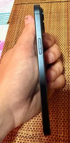 Iphone 15 usado bateria 88% sem detalhes