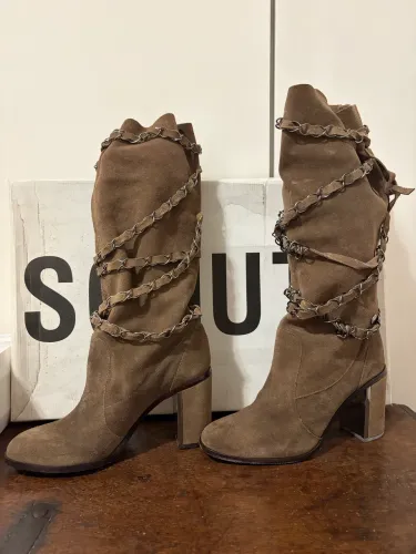 Bota Schutz em camurça | Tam. 37 | Usada uma única vez