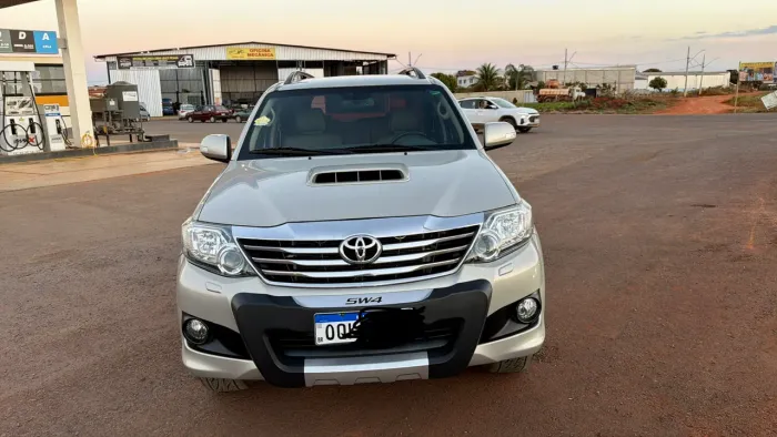 Toyota Hilux SW4 SRV D4-d 4X4 3.0 TDI Dies. AUT 2013