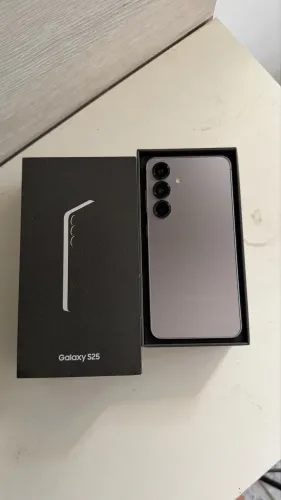 Samsung galaxy s25// 256gb
