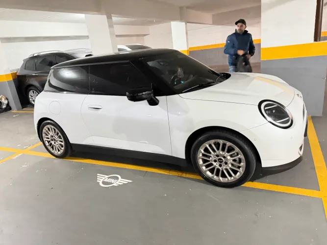 Mini Cooper SE 3P (elétrico) 2024
