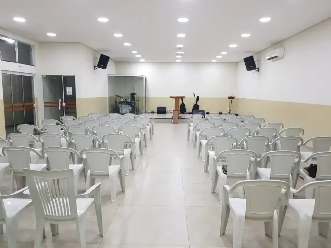 Galpão/Depósito/Armazém para aluguel possui 250 metros quadrados