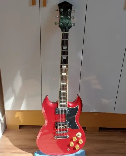Guitarra SG Memphis - Impecável