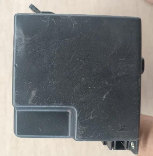 Caixa de fusível externa Hyundai i30 2012