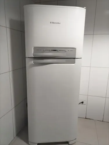 Geladeira Electrolux Frost Free df46