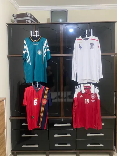 Camisas originais seleções Alemanha, Espanha, Inglaterra e Dinamarca