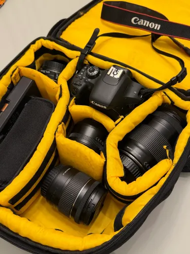 Kit Canon EOS Rebel T7i + 18-55mm + 18-135 mm + 24mm + 50mm + Flash 430EX II + Mochilas