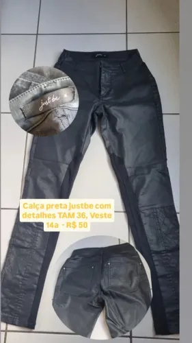 Calça preta Justbe detalhes em courino