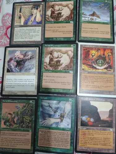 Vendo lote de cartas antigas Magic gathering em Português e Inglês