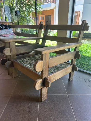 Conjunto de Sofás de madeira