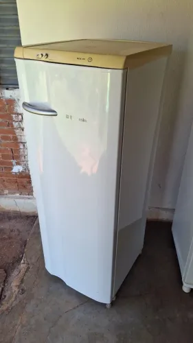 Geladeira Electrolux 262 litros