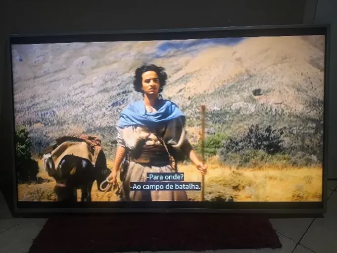 TV SMART LG 60 POL, PERFEITA, SEM DEFEITO, PARA GARANTIR A SUA COPA DO MUNDO EM UM CINEMA