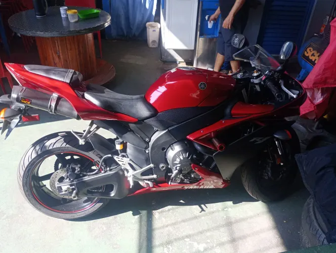 Yamaha YZF-R1