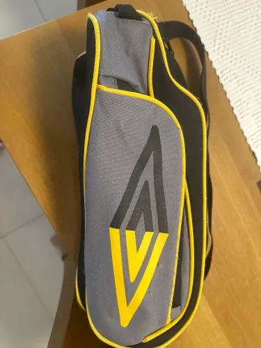 Porta chuteira marca umbro