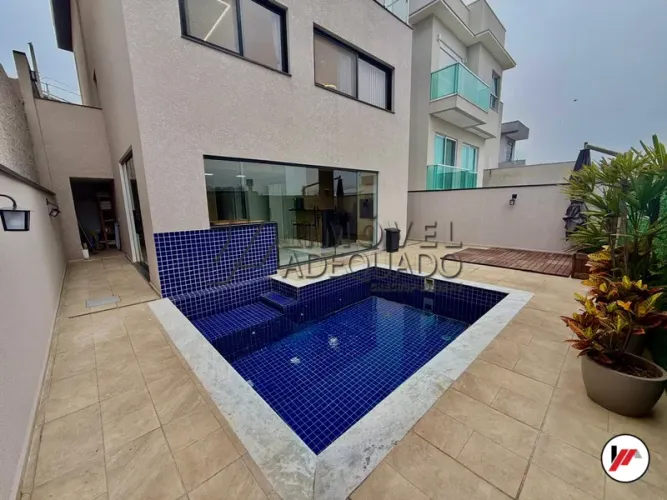 Casa à venda no Condomínio New Ville de 270m² em Santana de Parnaíba/SP