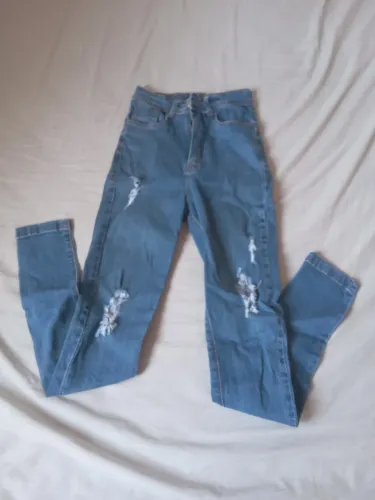 Vendo calça jeans e cropped 