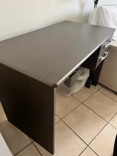 Escrivaninha/ mesa de estudo em perfeito estado