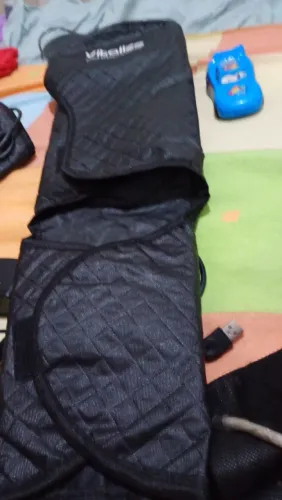 Vendo bota massageadora com controle remoto.nunca foi usada valor 400 reais
