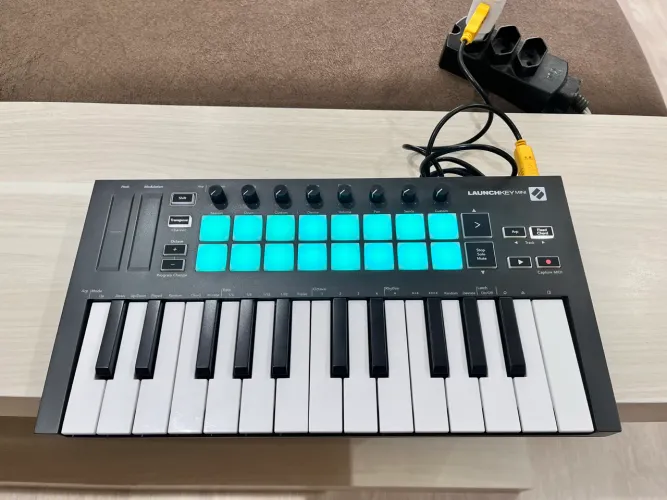 Kit Home Studio Lauchkey Mini + Interface
