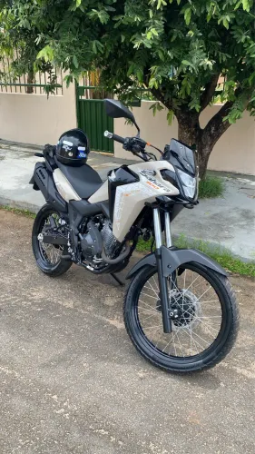 Vende-se moto semi nova