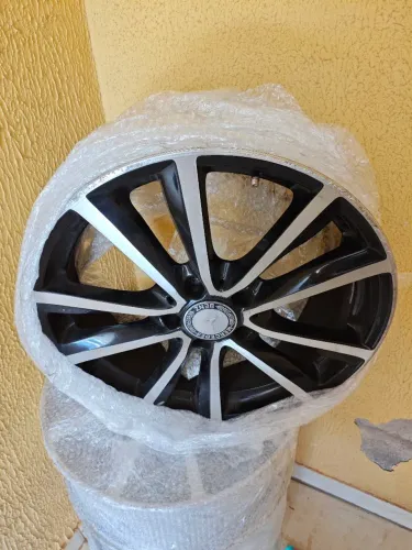 Jogo de rodas da Mercedes aro 18