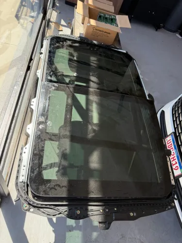 ? VIDROS DO TETO SOLAR HAVAL H6 ORIGINAIS - DIANTEIRO + TRASEIRO - CONJUNTO COMPLETO ?